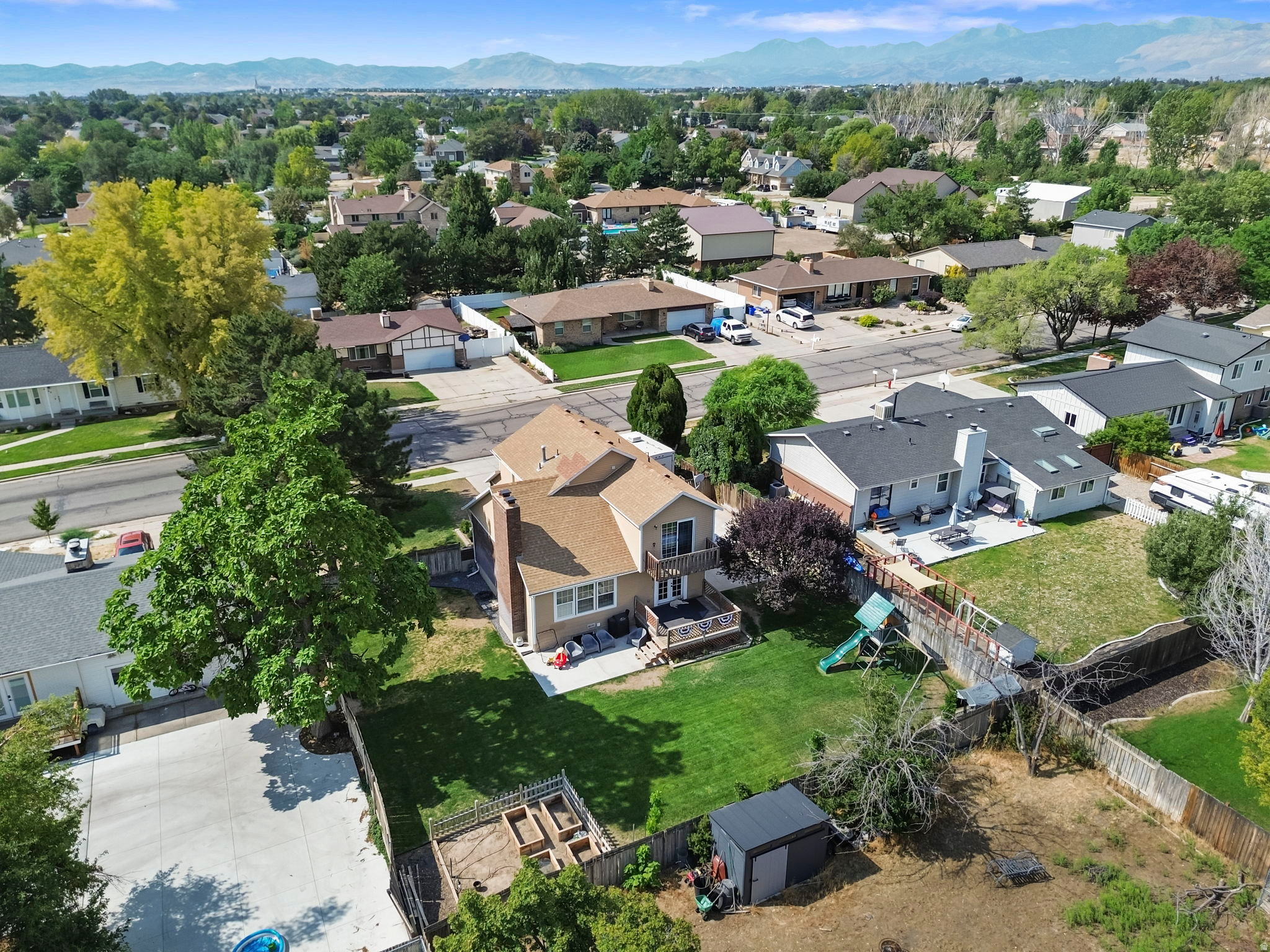 main property photo 35