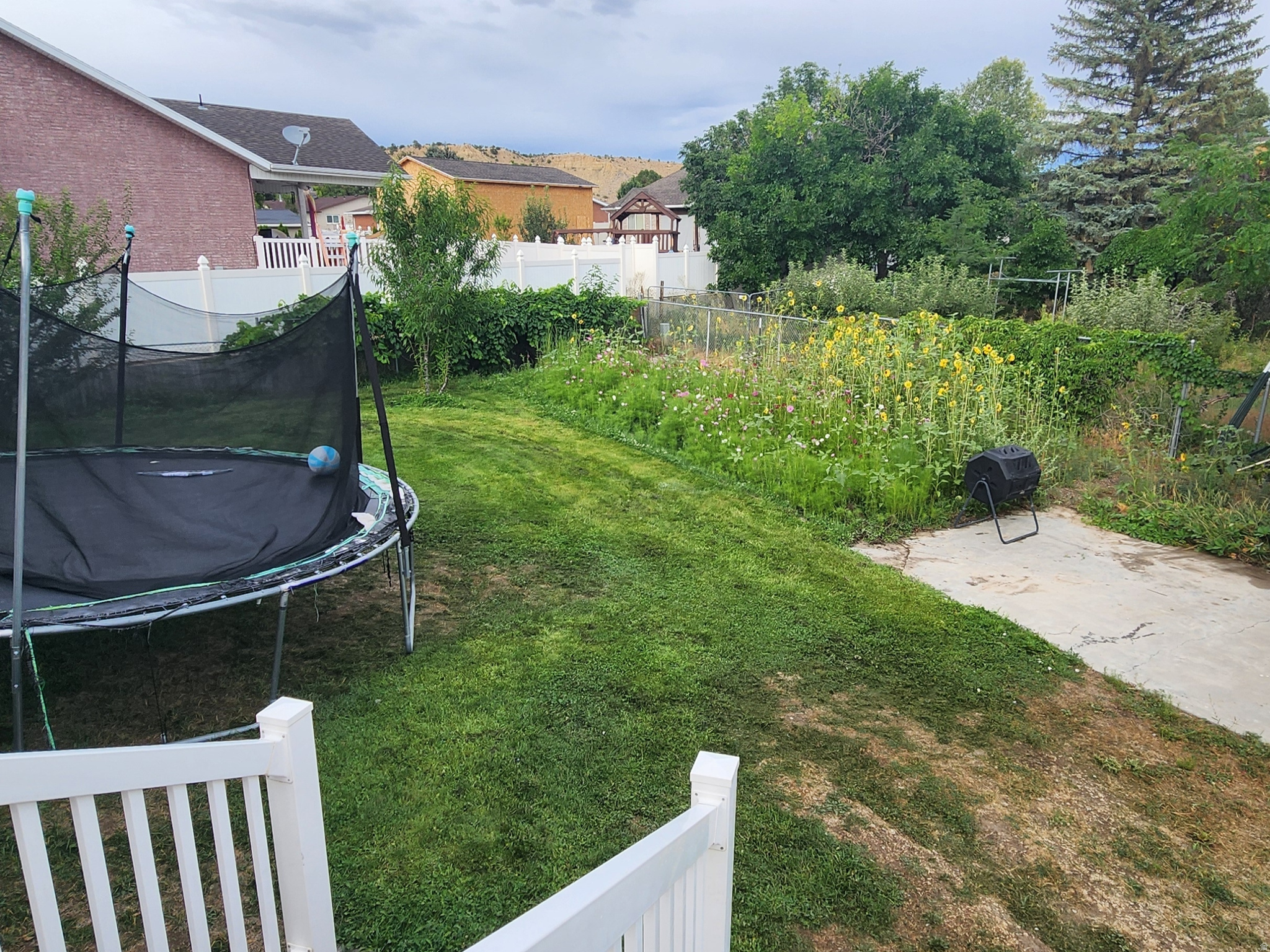 main property photo 41
