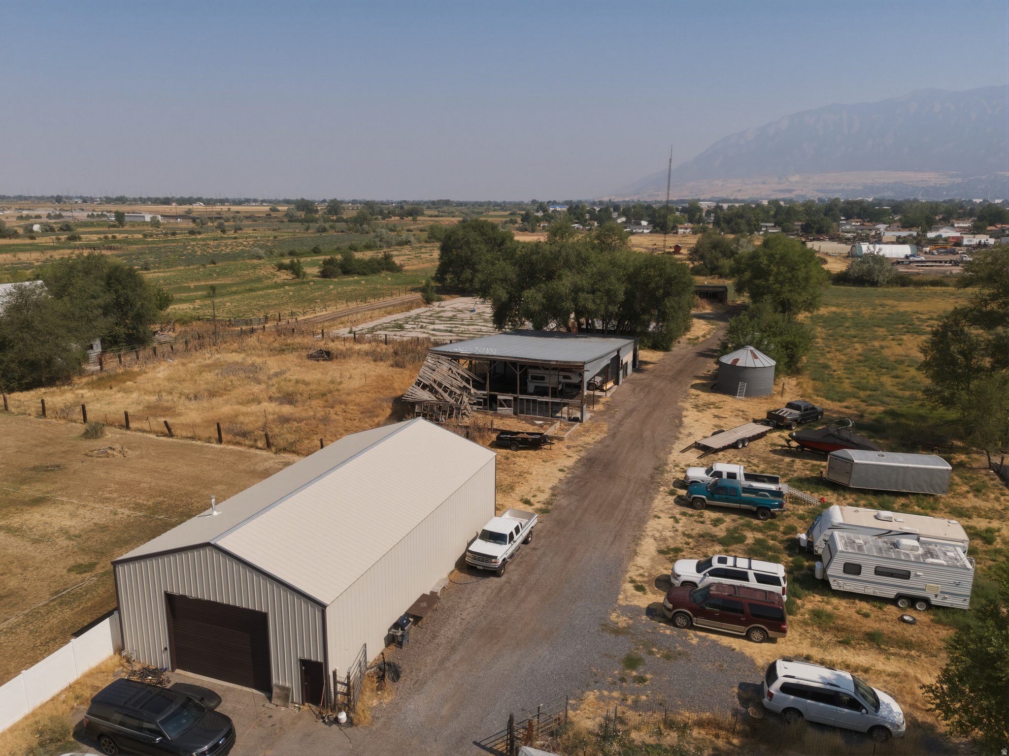 main property photo 10