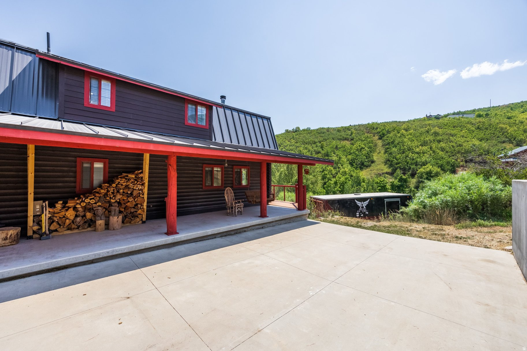 main property photo 40