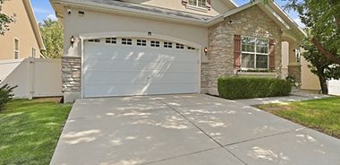 image of property with 5 Bed | 3 Bath | 3,202 Sqft