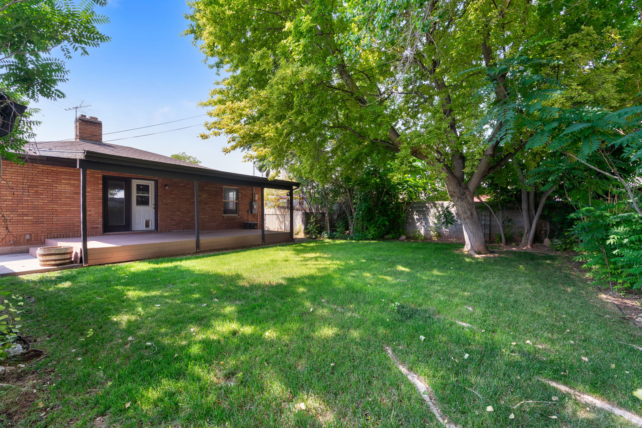 main property photo 31