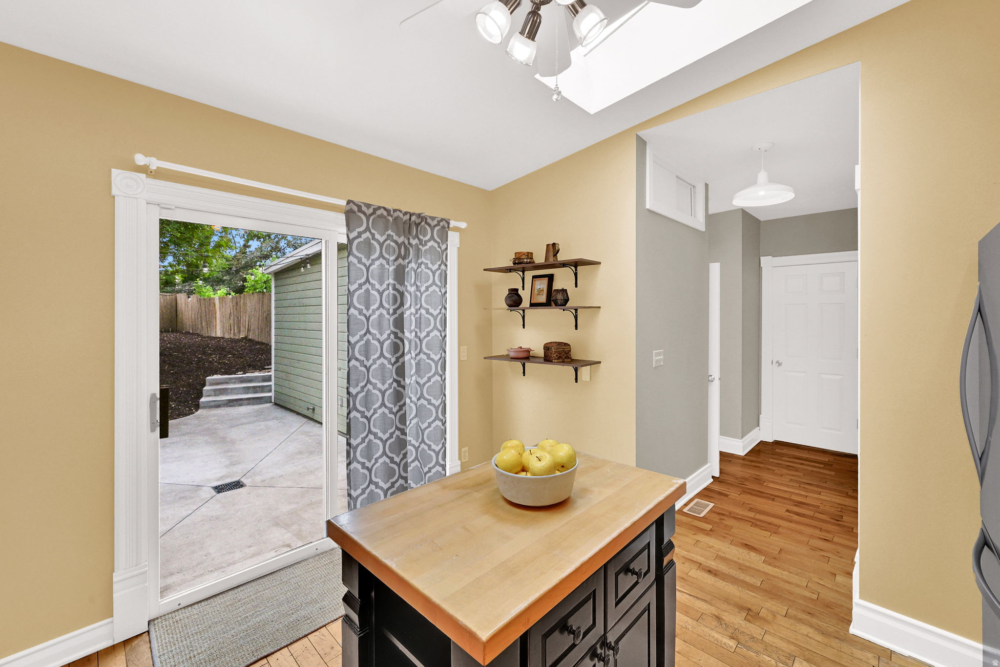 main property photo 21