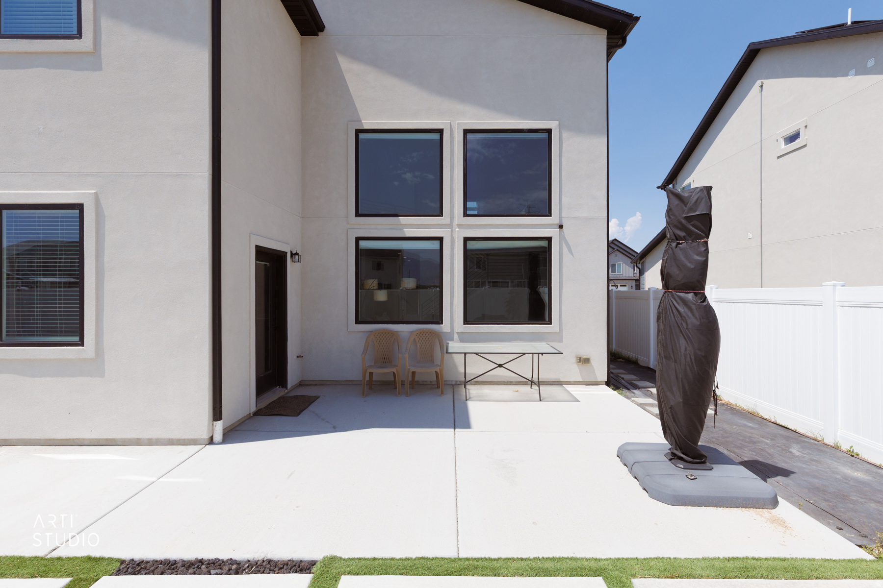 main property photo 30
