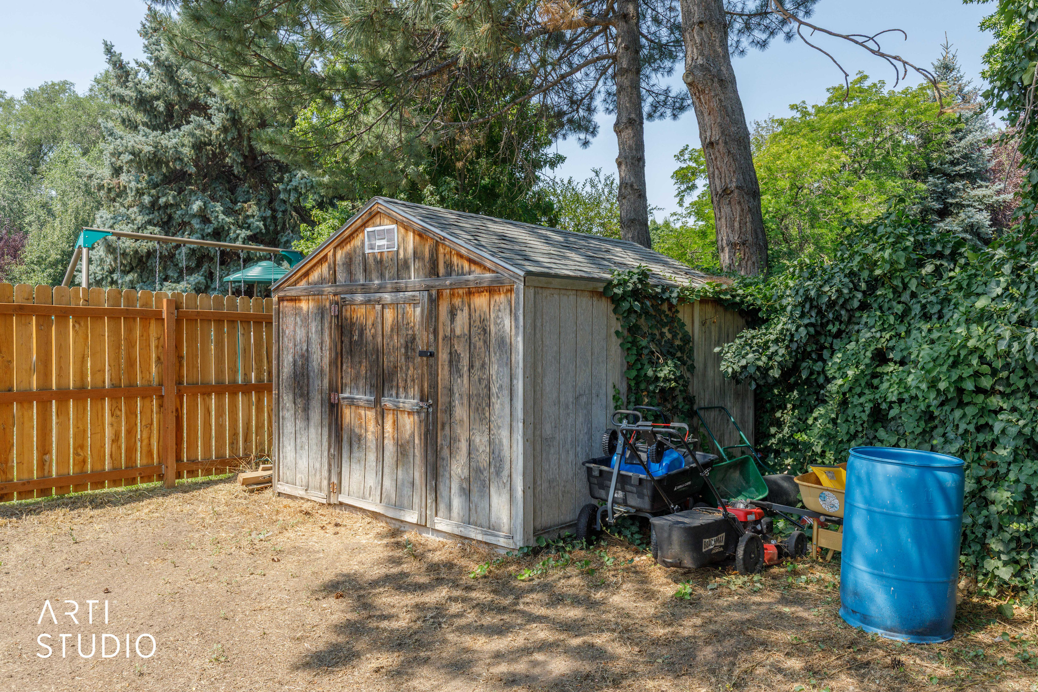 main property photo 28