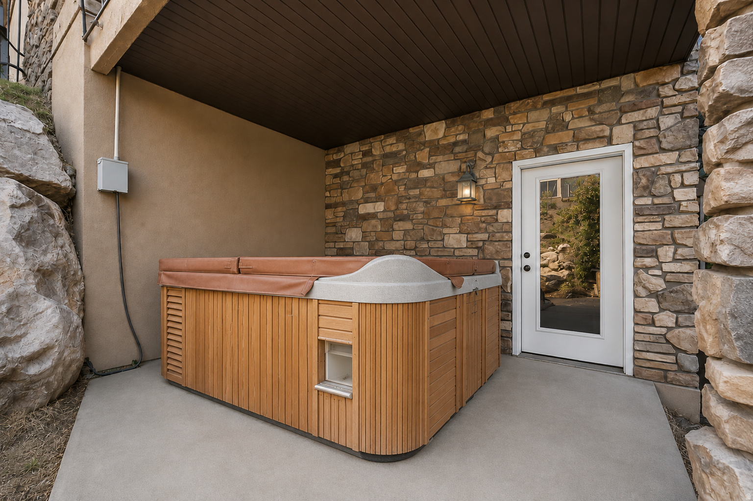main property photo 41