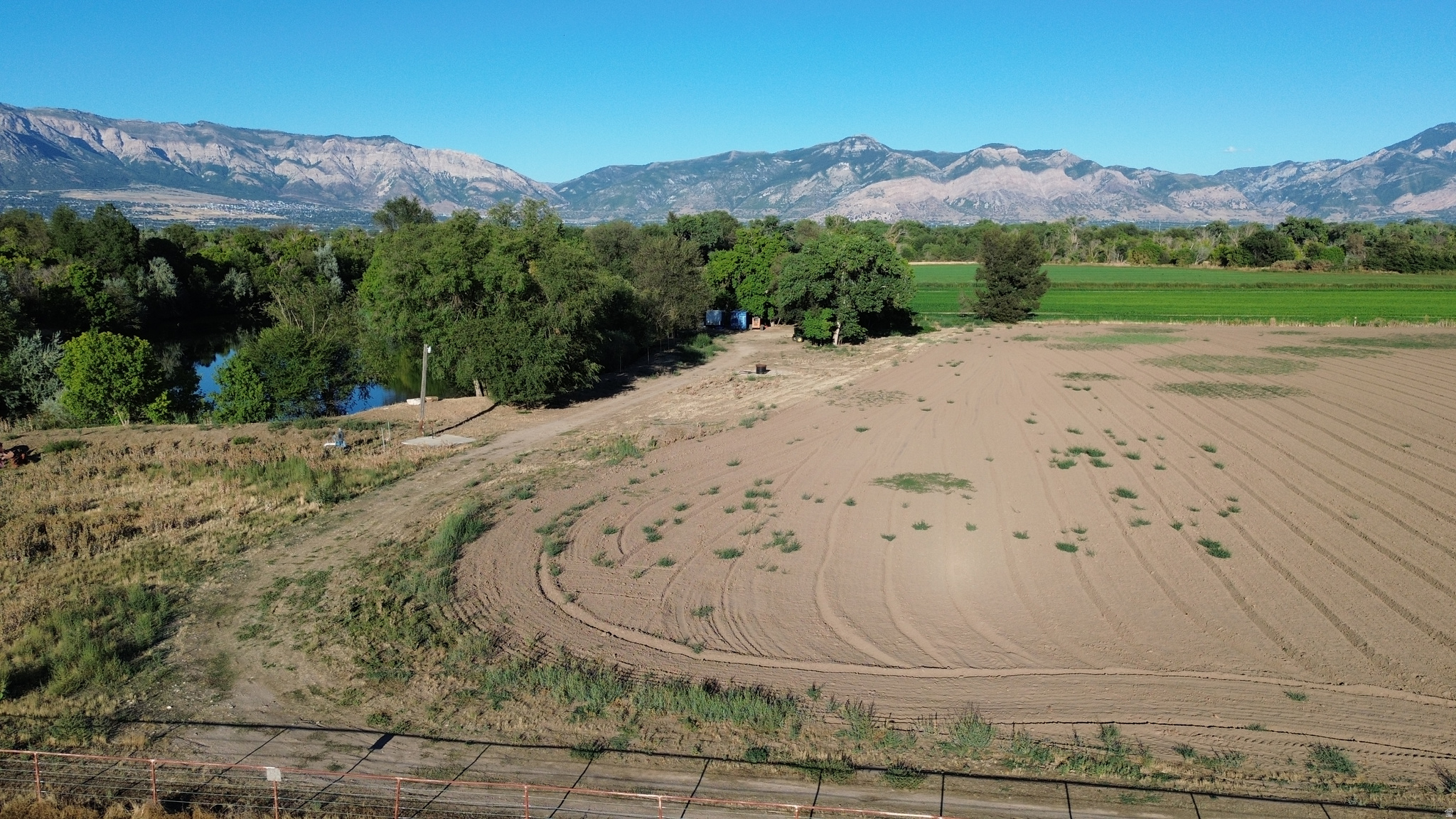 main property photo 4