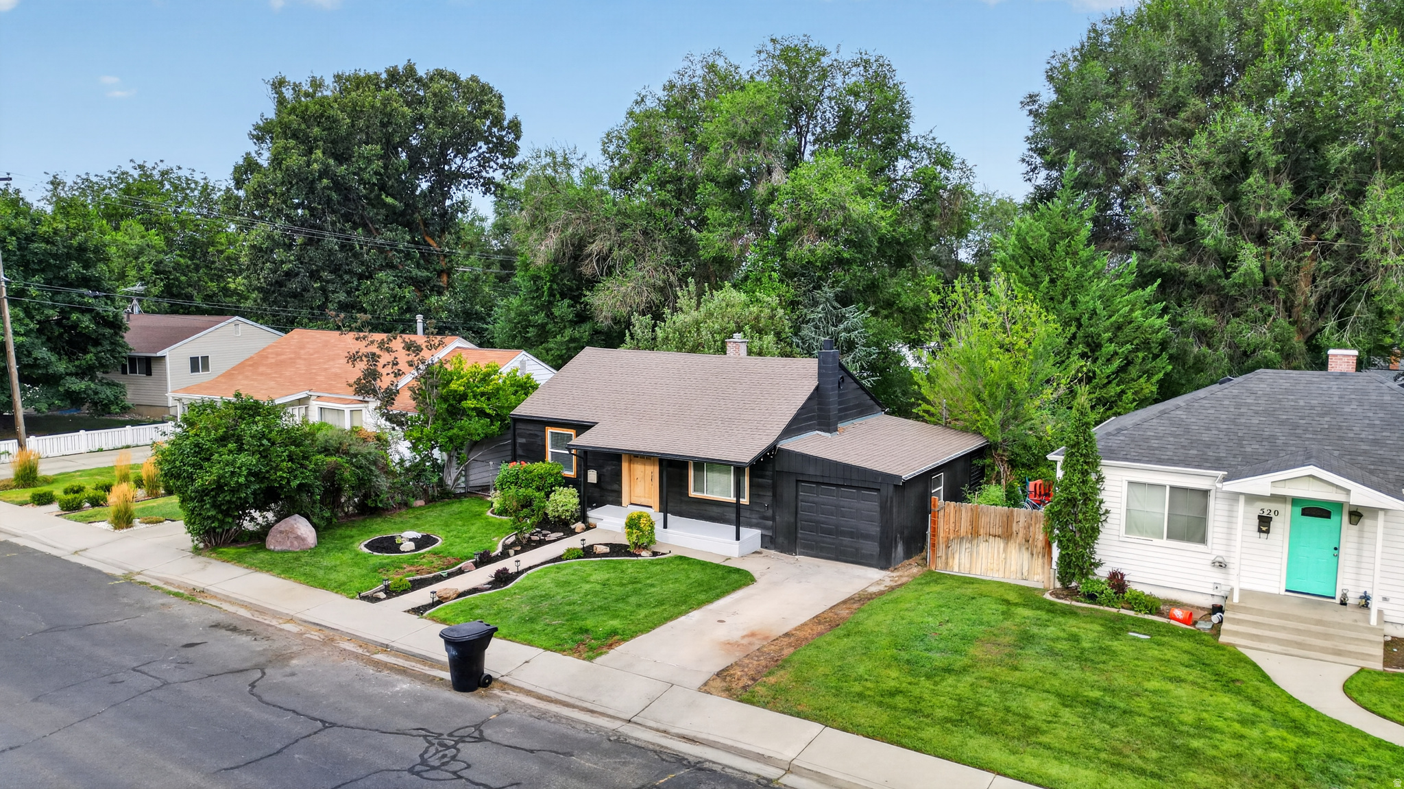 main property photo 27