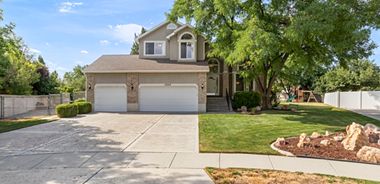 image of property with 5 Bed | 4 Bath | 3,215 Sqft