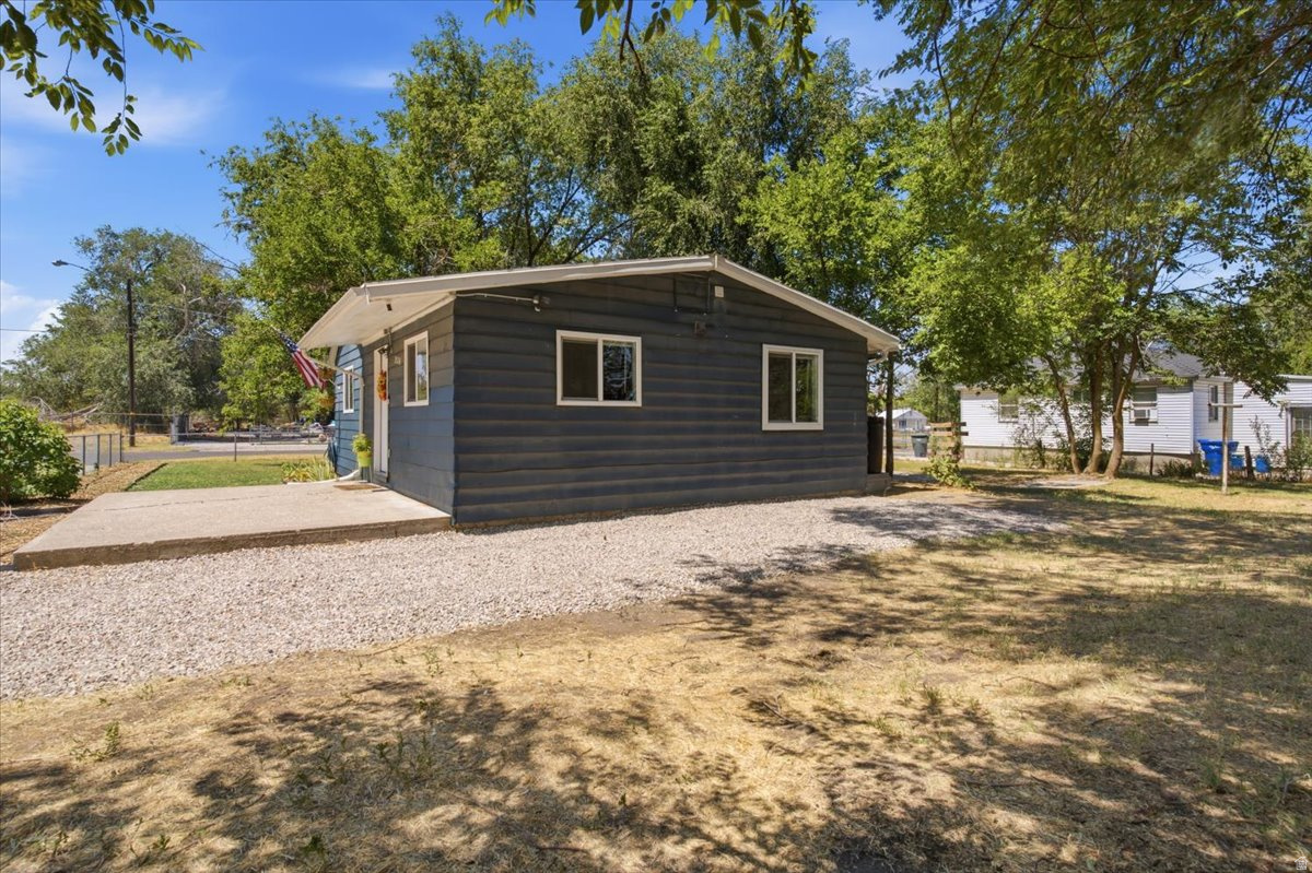 main property photo 14