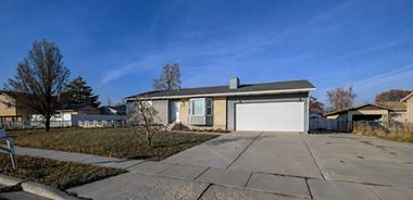 image of property with 5 Bed | 2 Bath | 1,960 Sqft