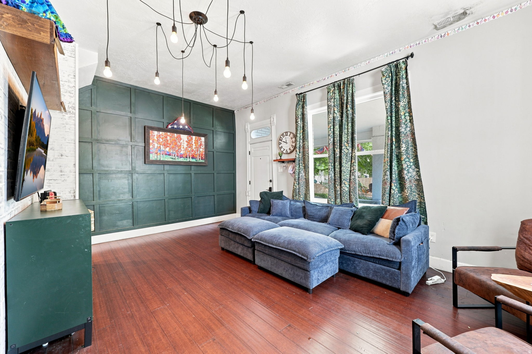 main property photo 11