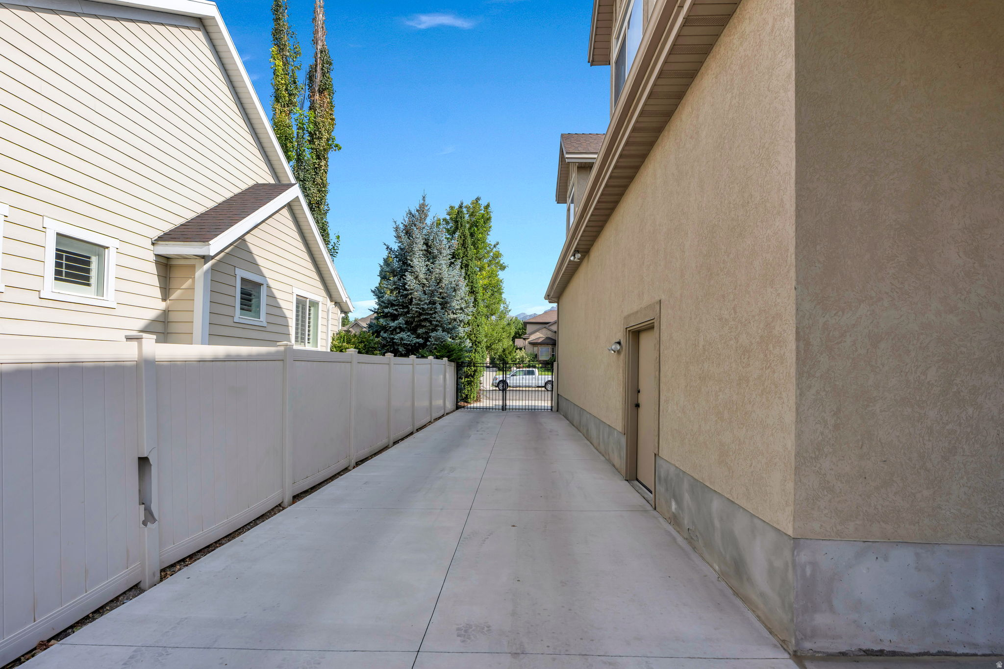 main property photo 92
