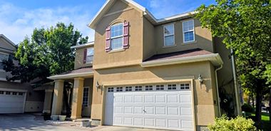 image of property with 4 Bed | 3 Bath | 1,919 Sqft