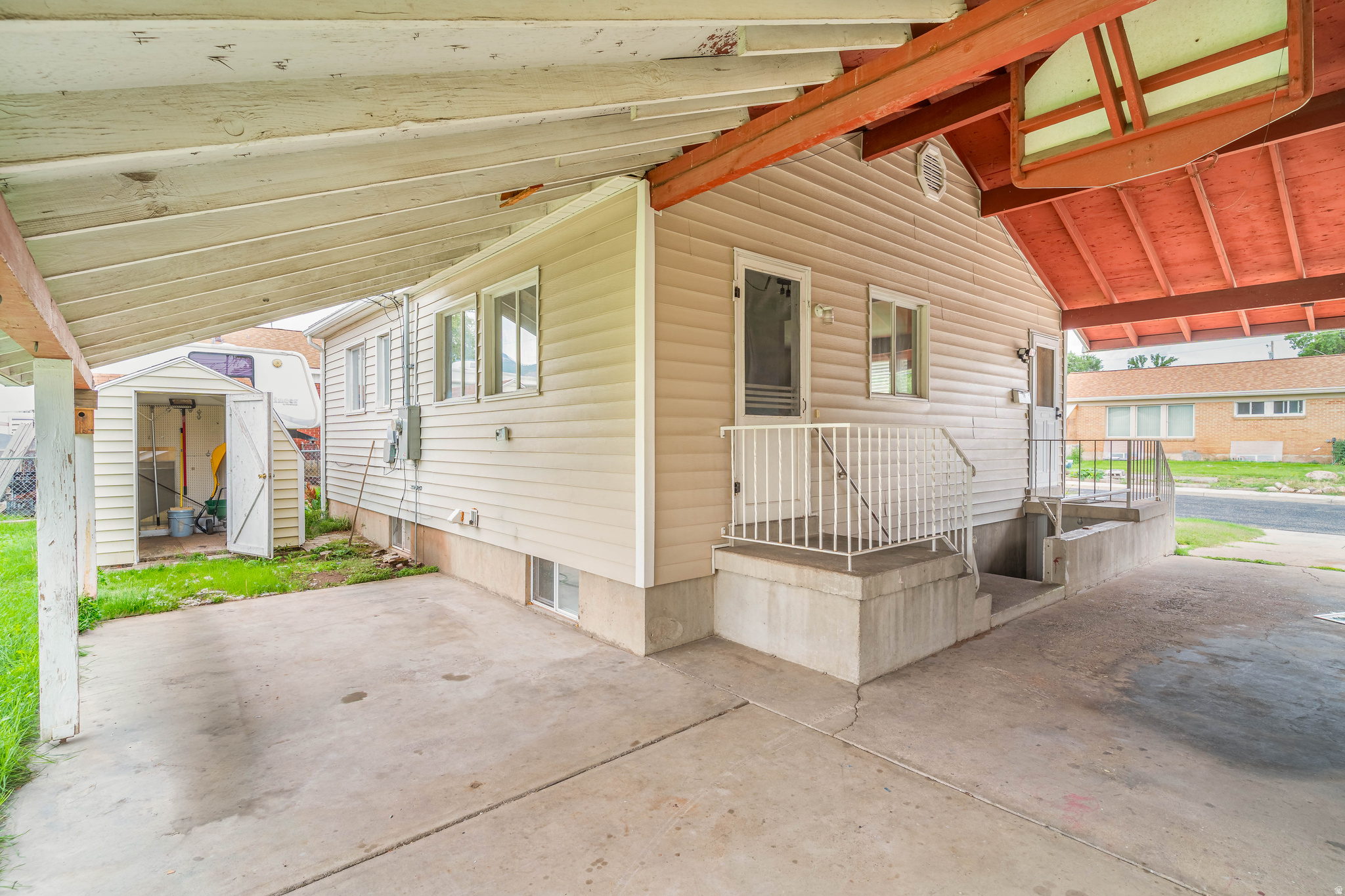 main property photo 11