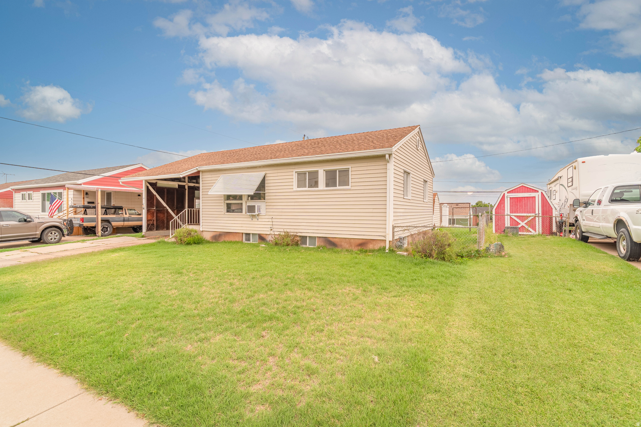 main property photo 13