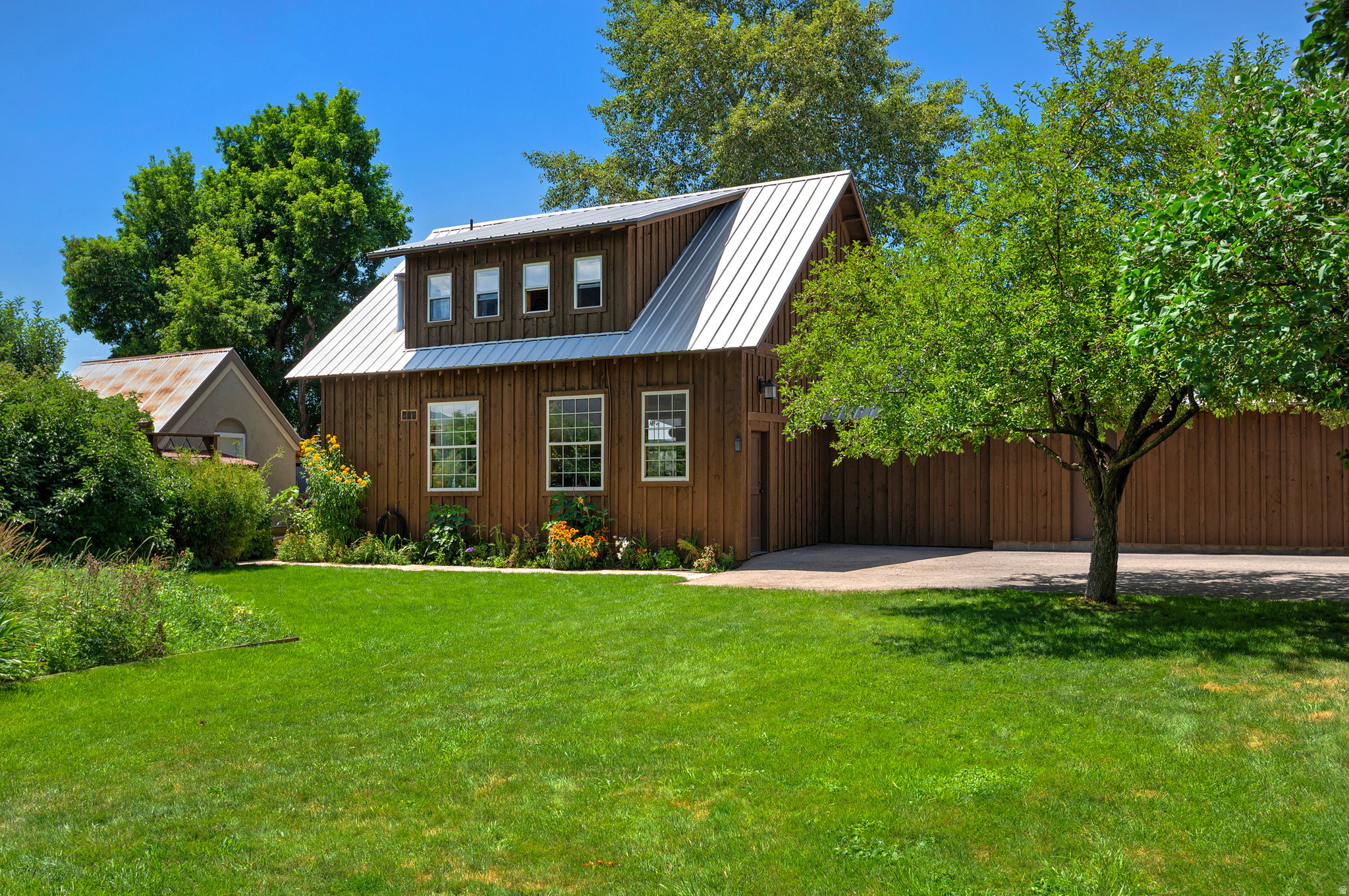 main property photo 83