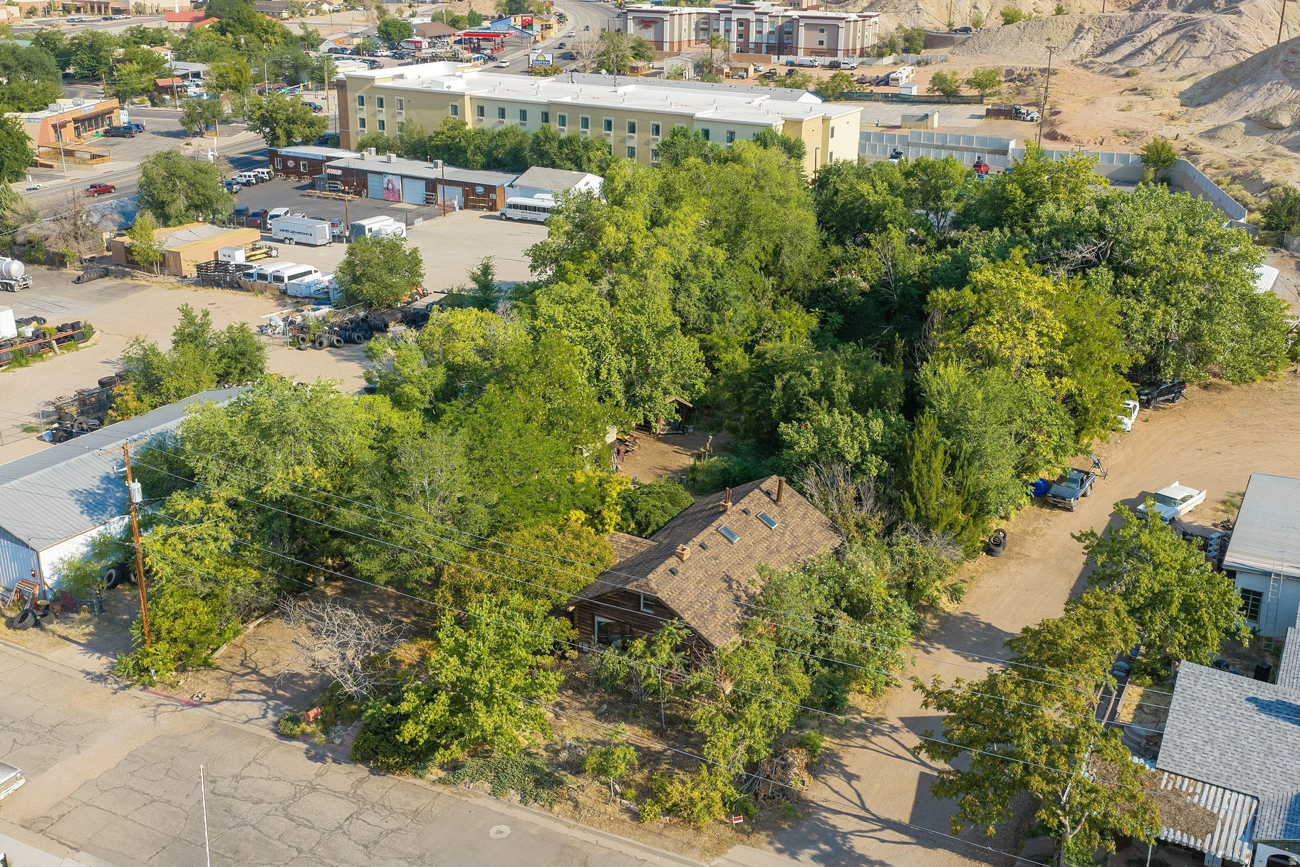 main property photo 3