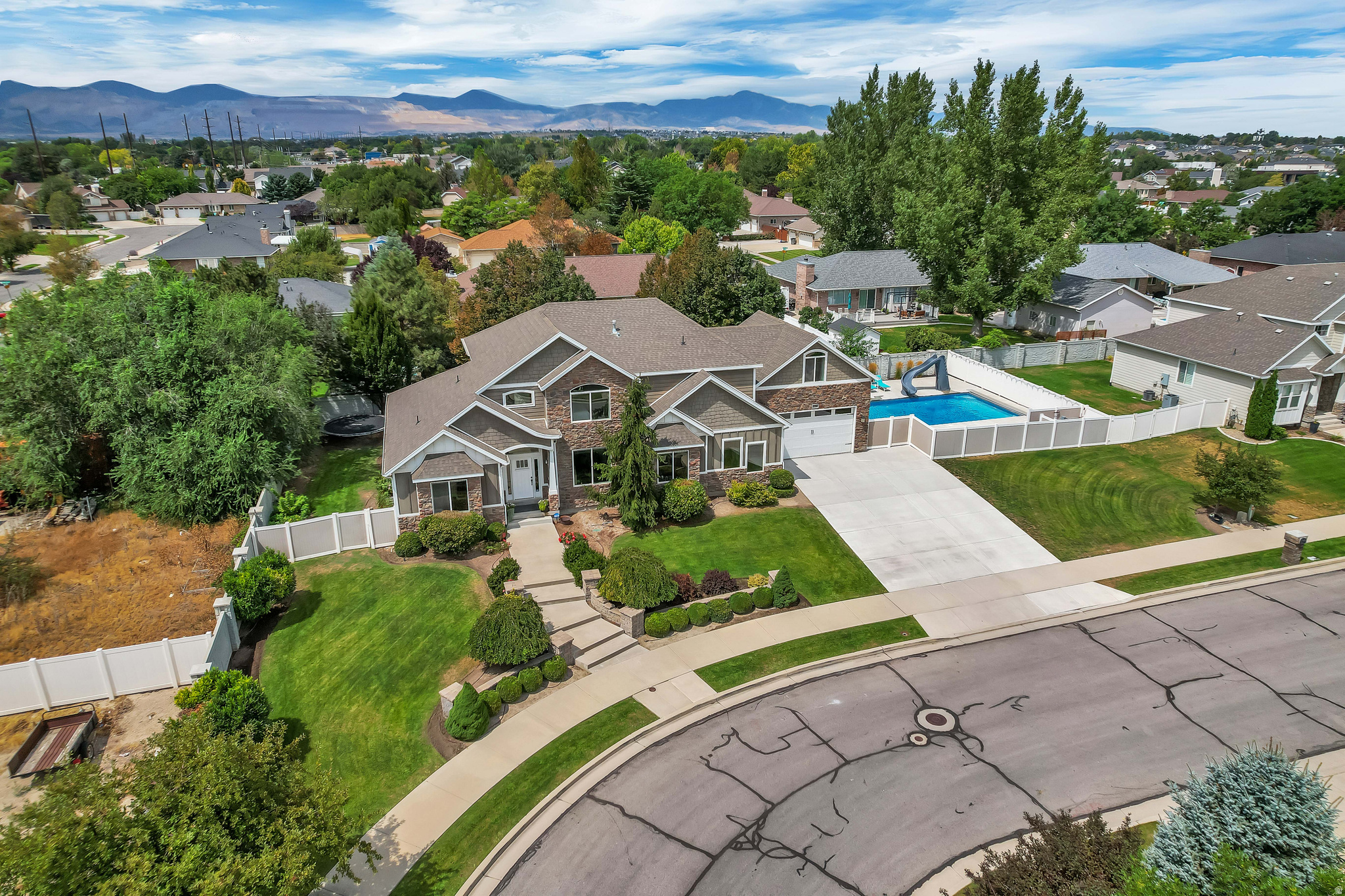 main property photo 75