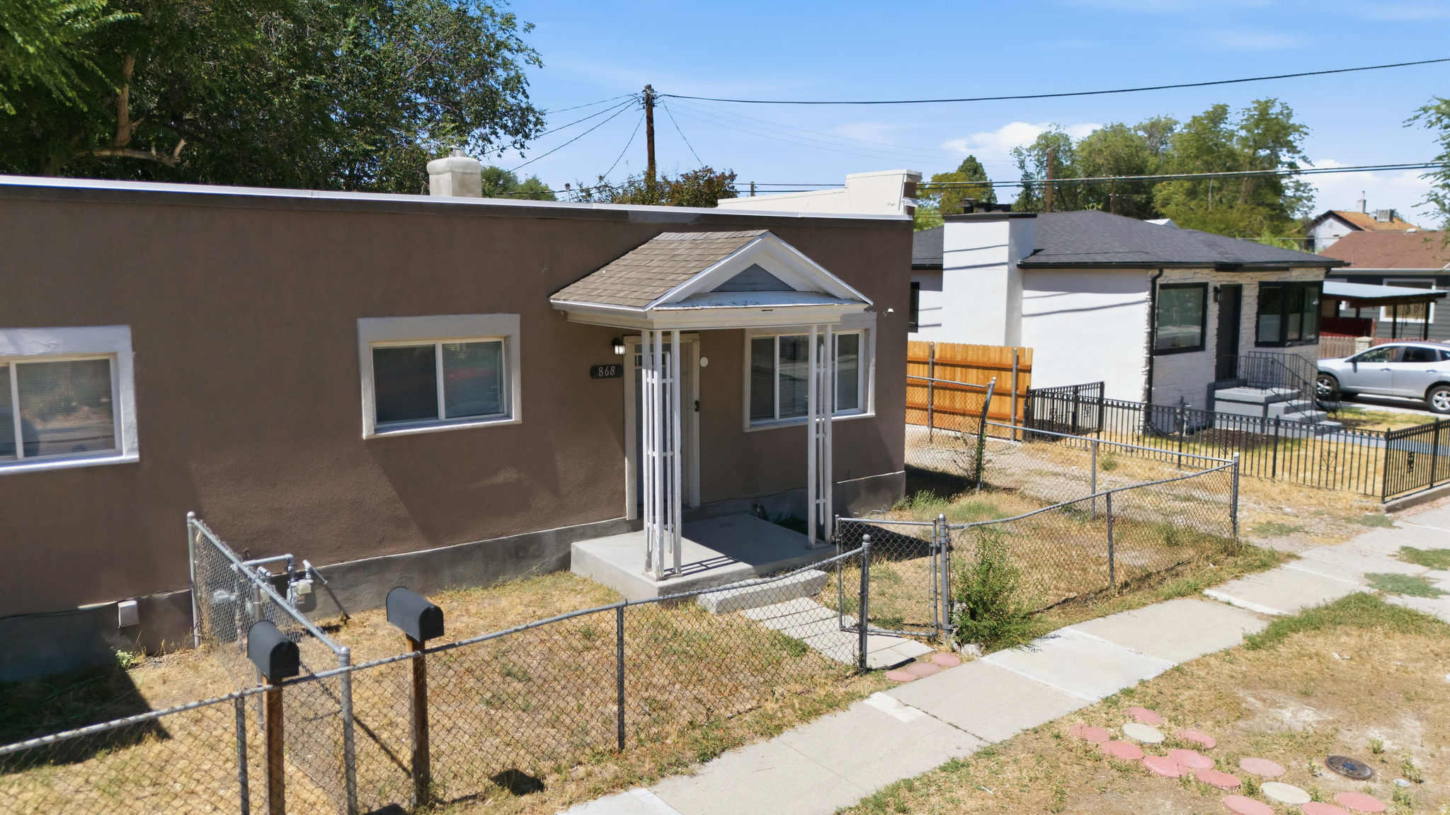 main property photo 11