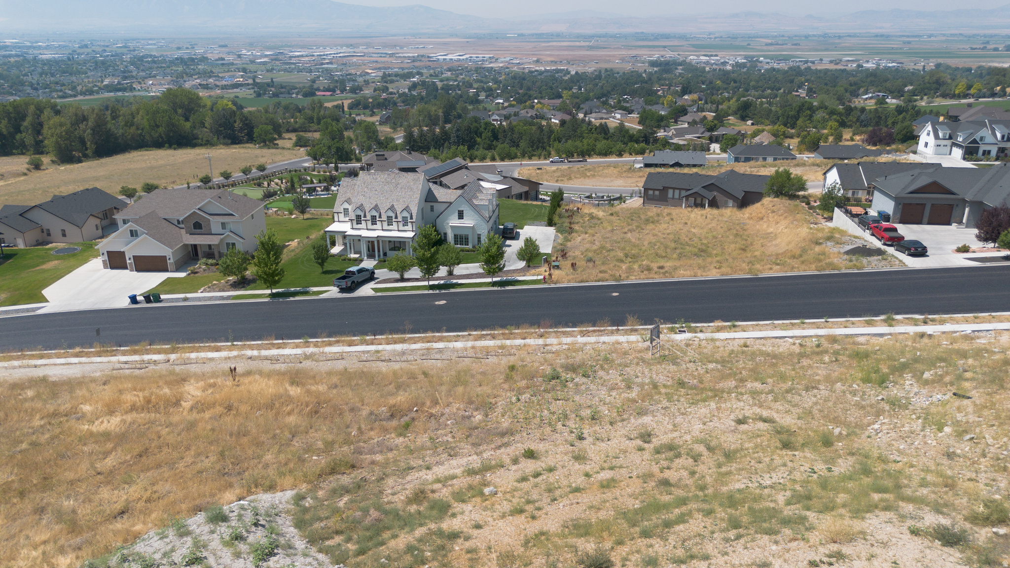 main property photo 10