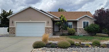 image of property with 6 Bed | 3 Bath | 2,821 Sqft