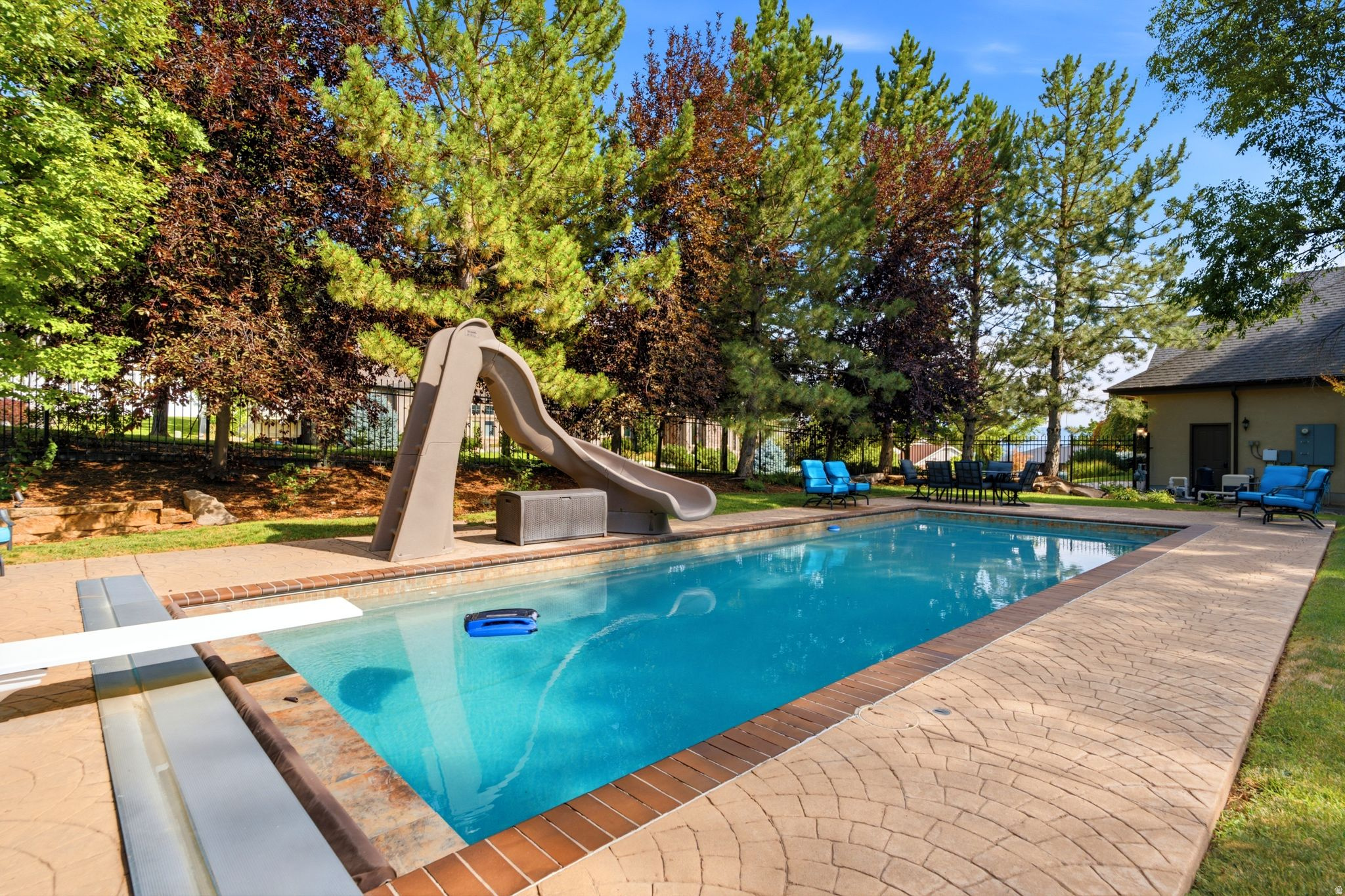 main property photo 78