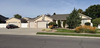image of property with 6 Bed | 4 Bath | 3,582 Sqft
