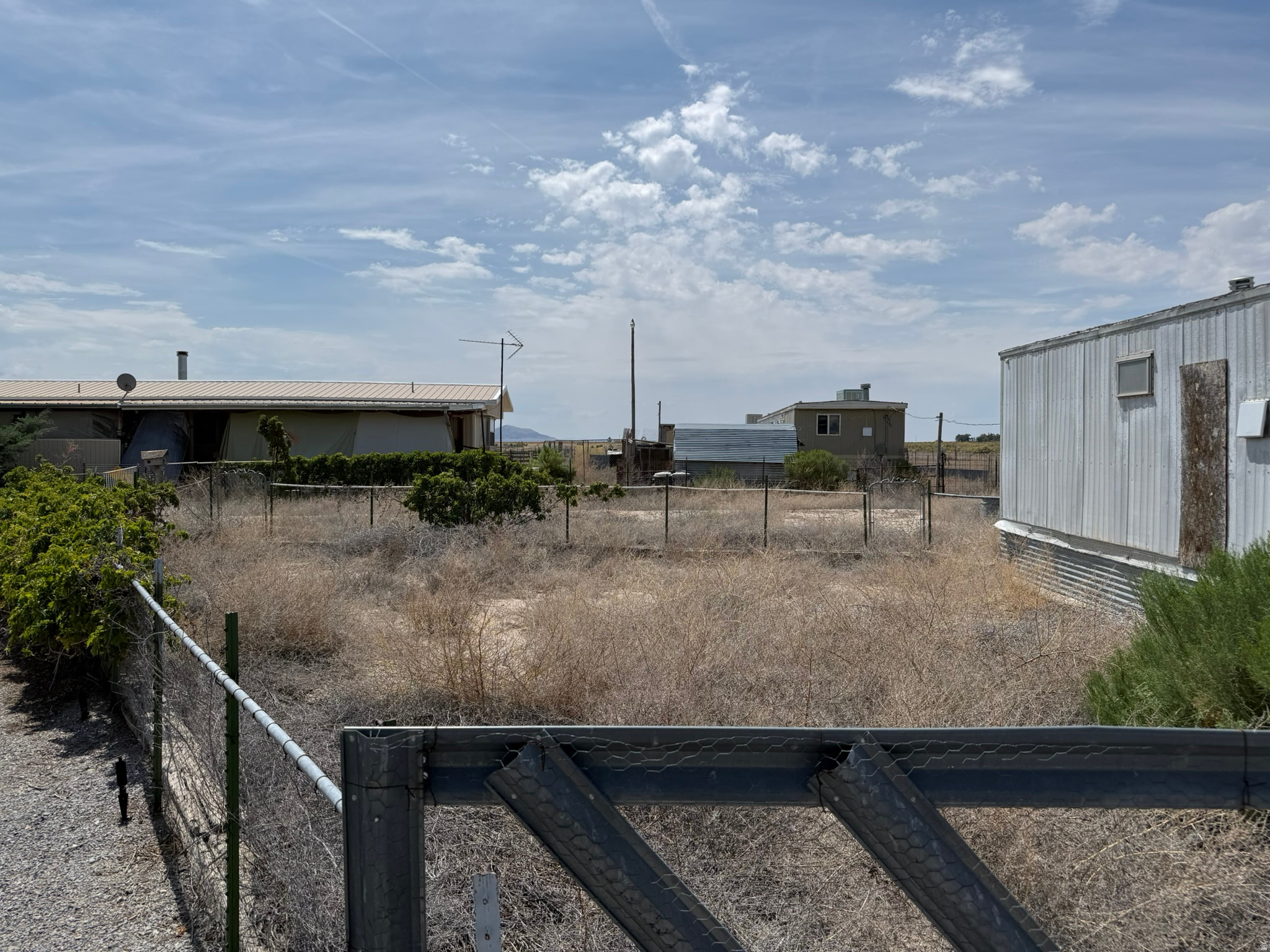 main property photo 13