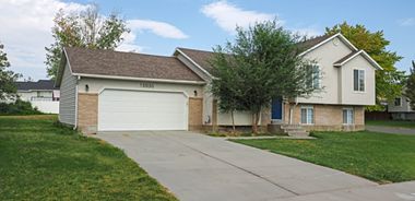 image of property with 3 Bed | 2 Bath | 1,838 Sqft