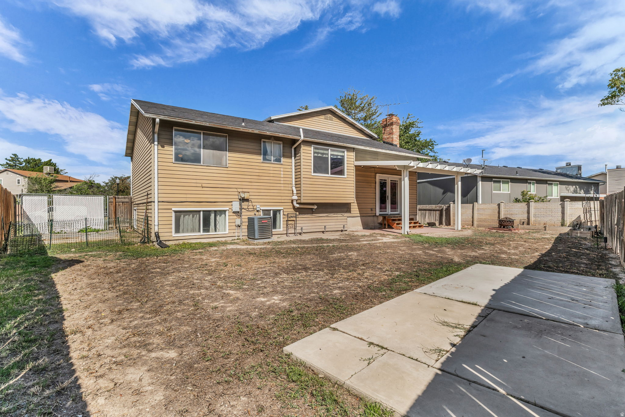 main property photo 23