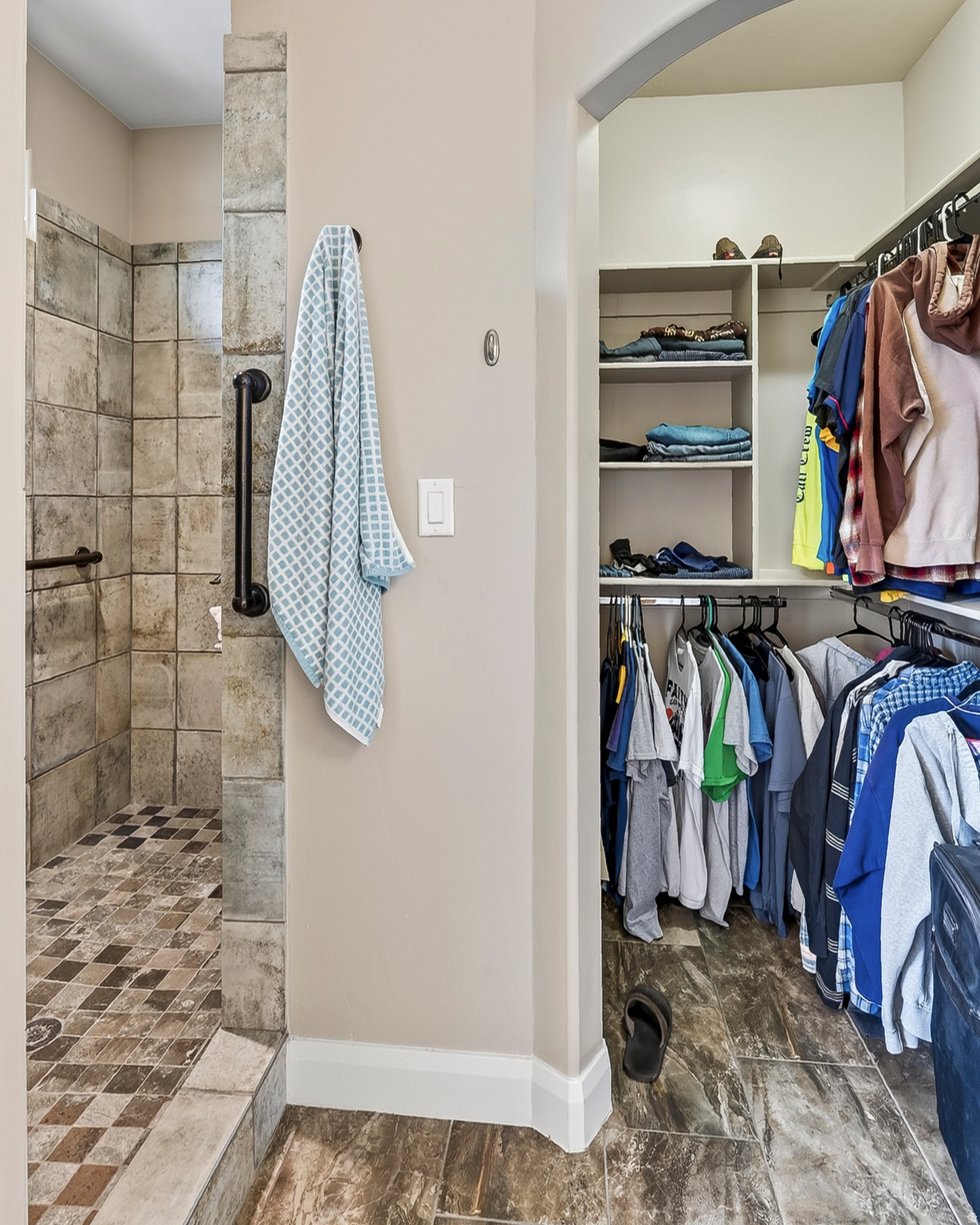 main property photo 27