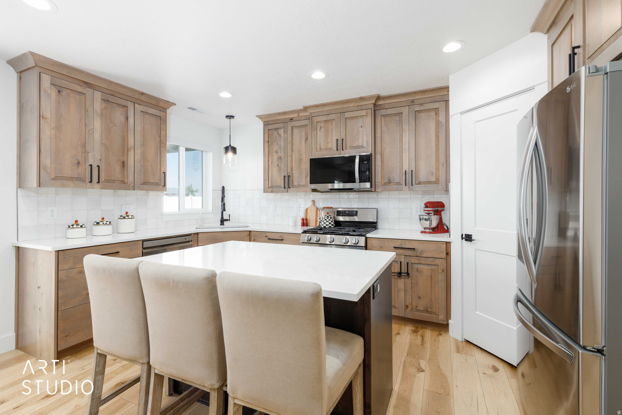 main property photo 8