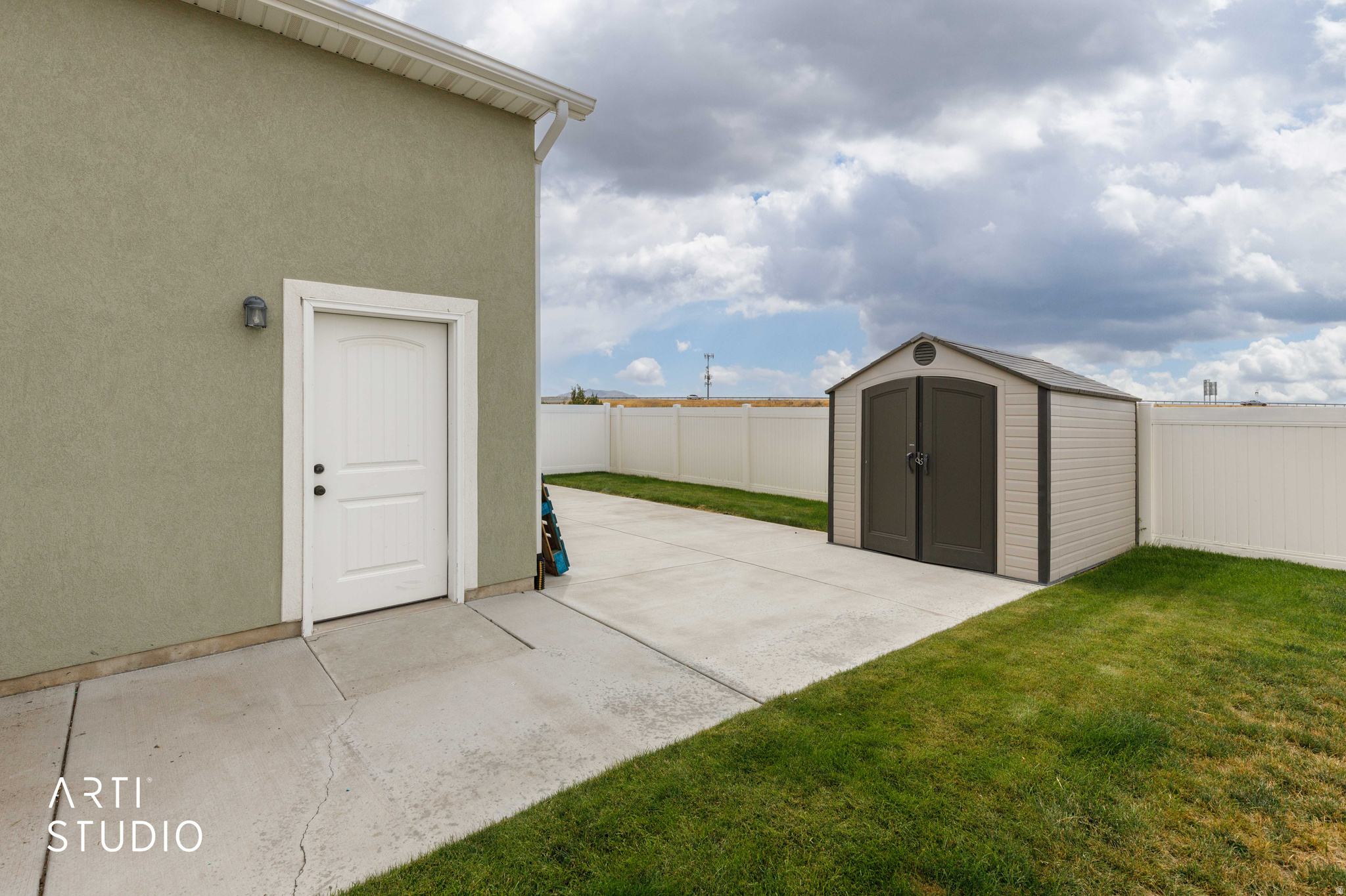 main property photo 12