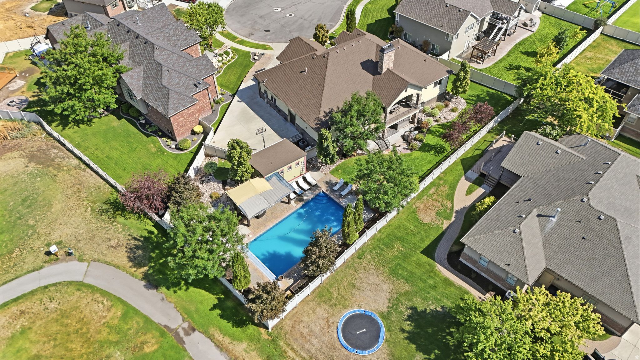 main property photo 59