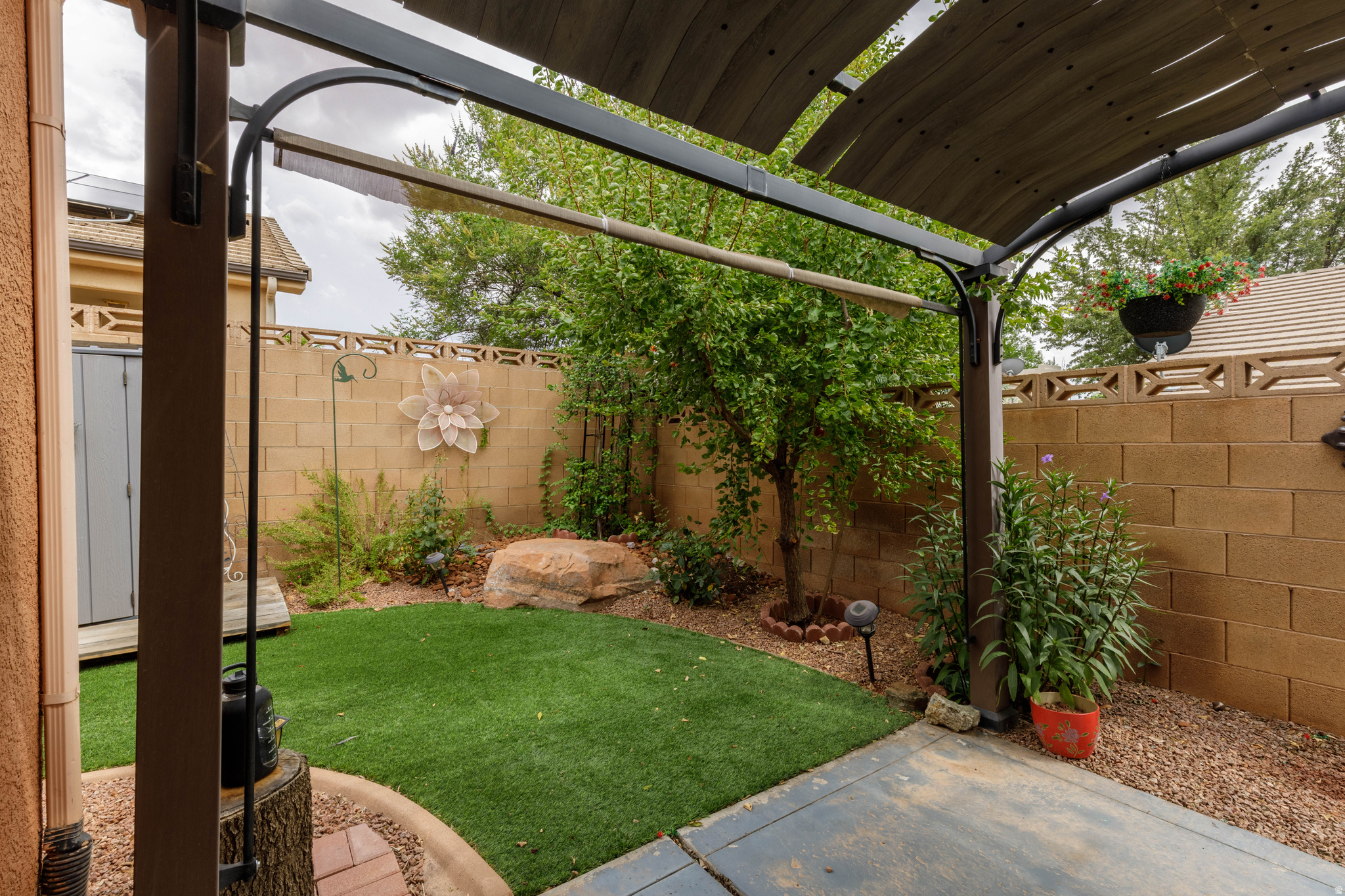 main property photo 29