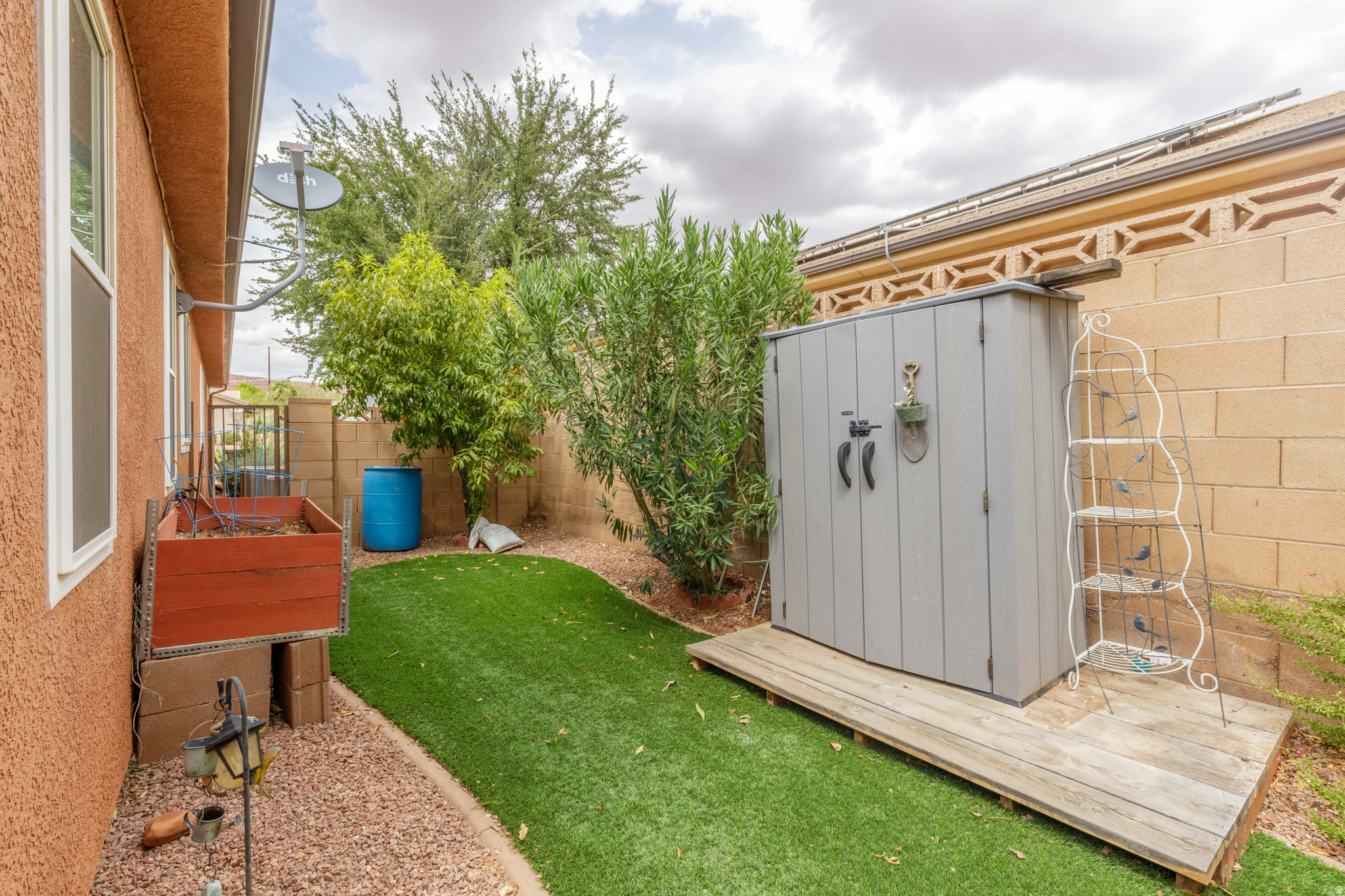 main property photo 30