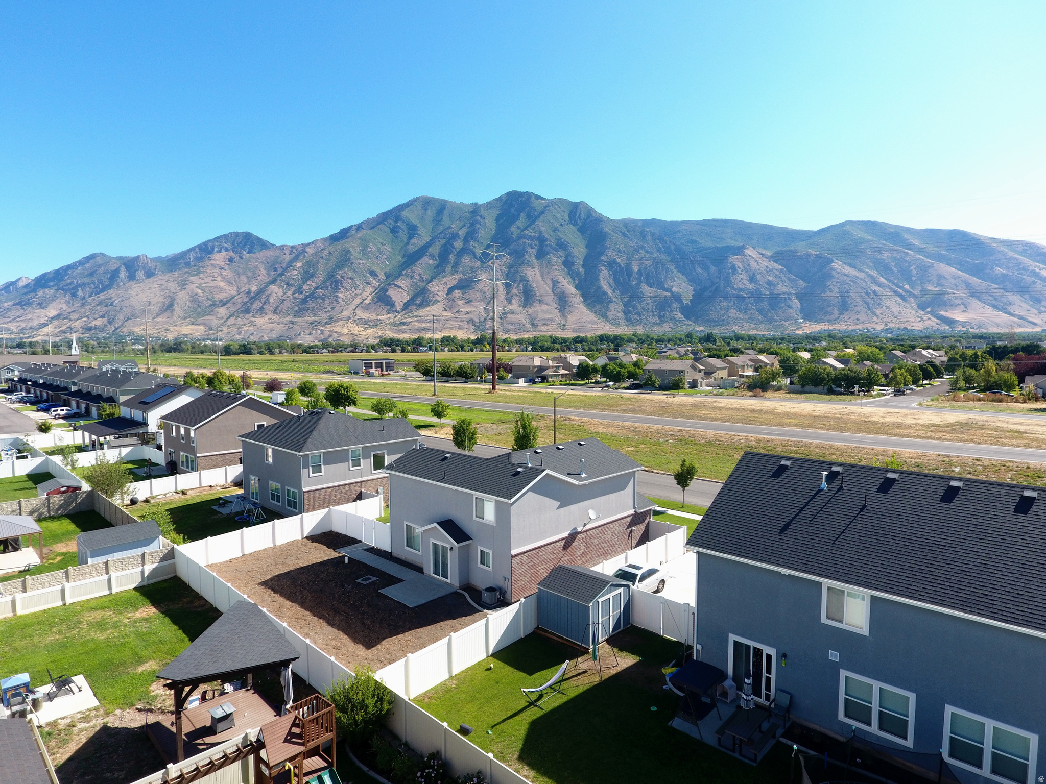 main property photo 25
