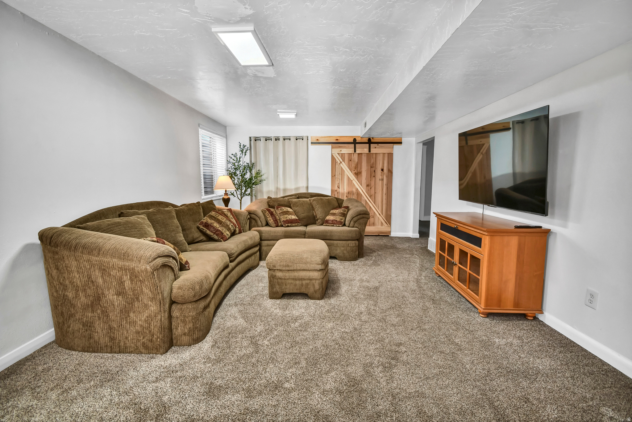 main property photo 37