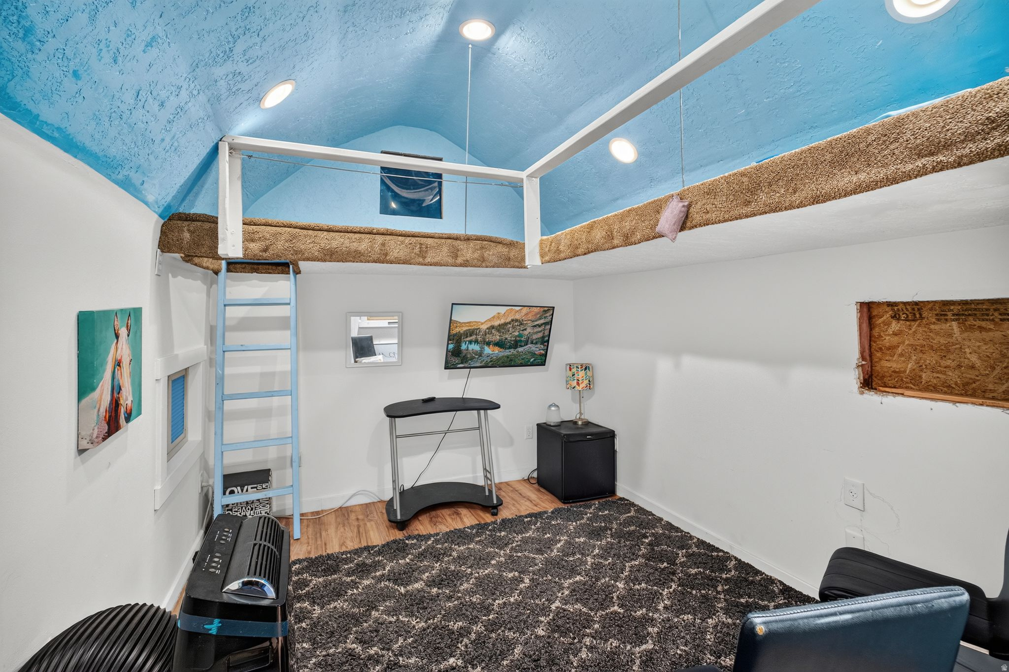 main property photo 50