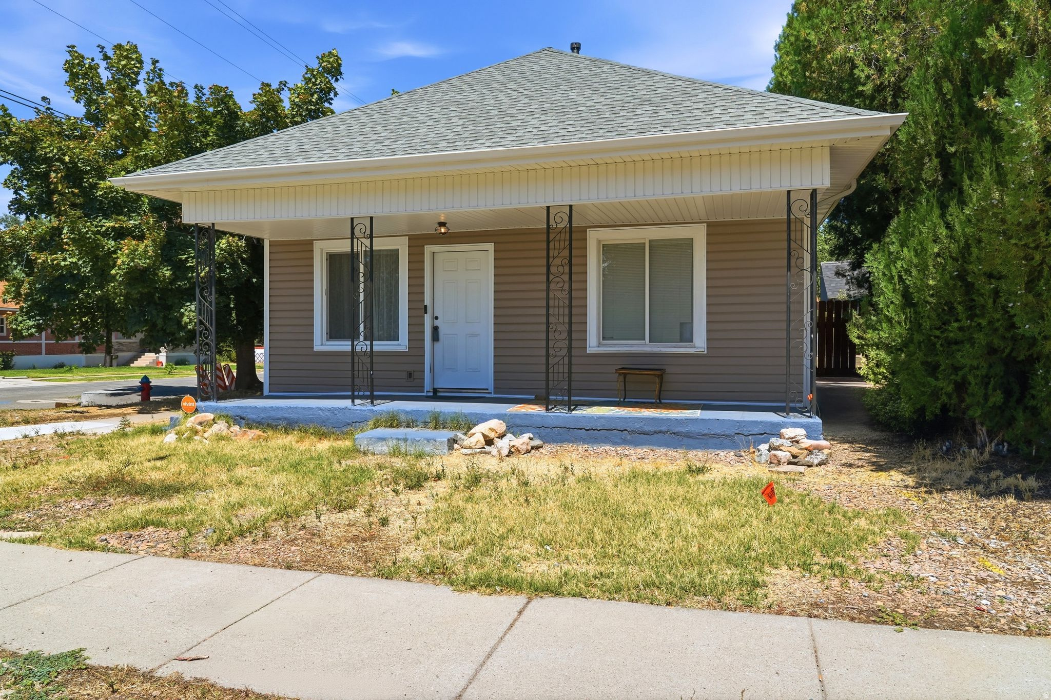 main property photo 13