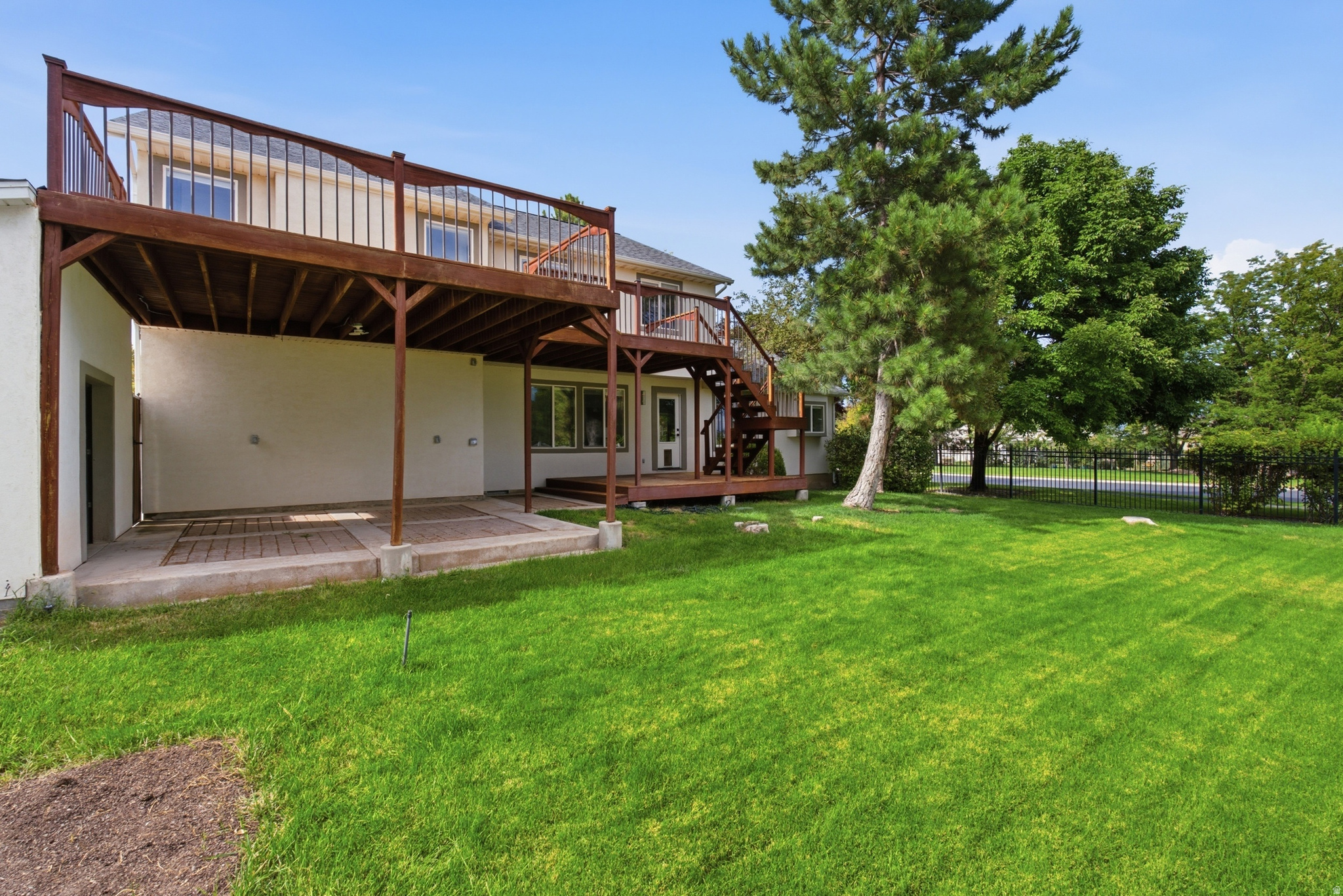 main property photo 43