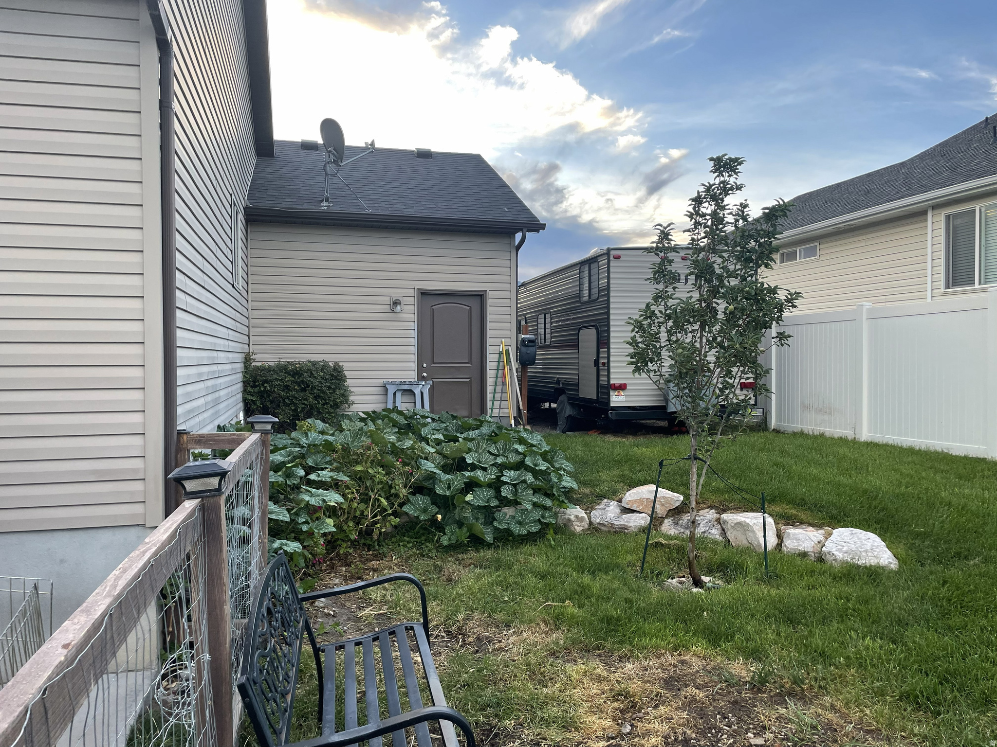 main property photo 47