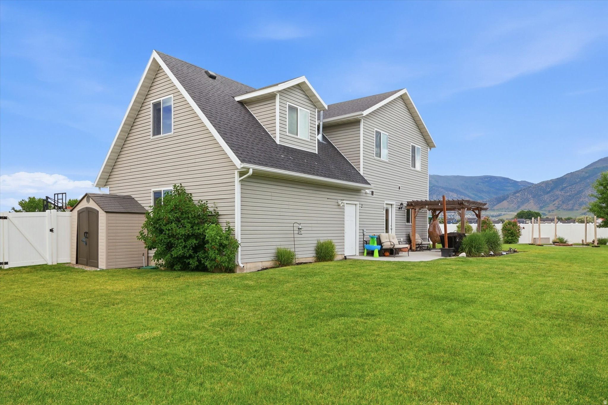 main property photo 32