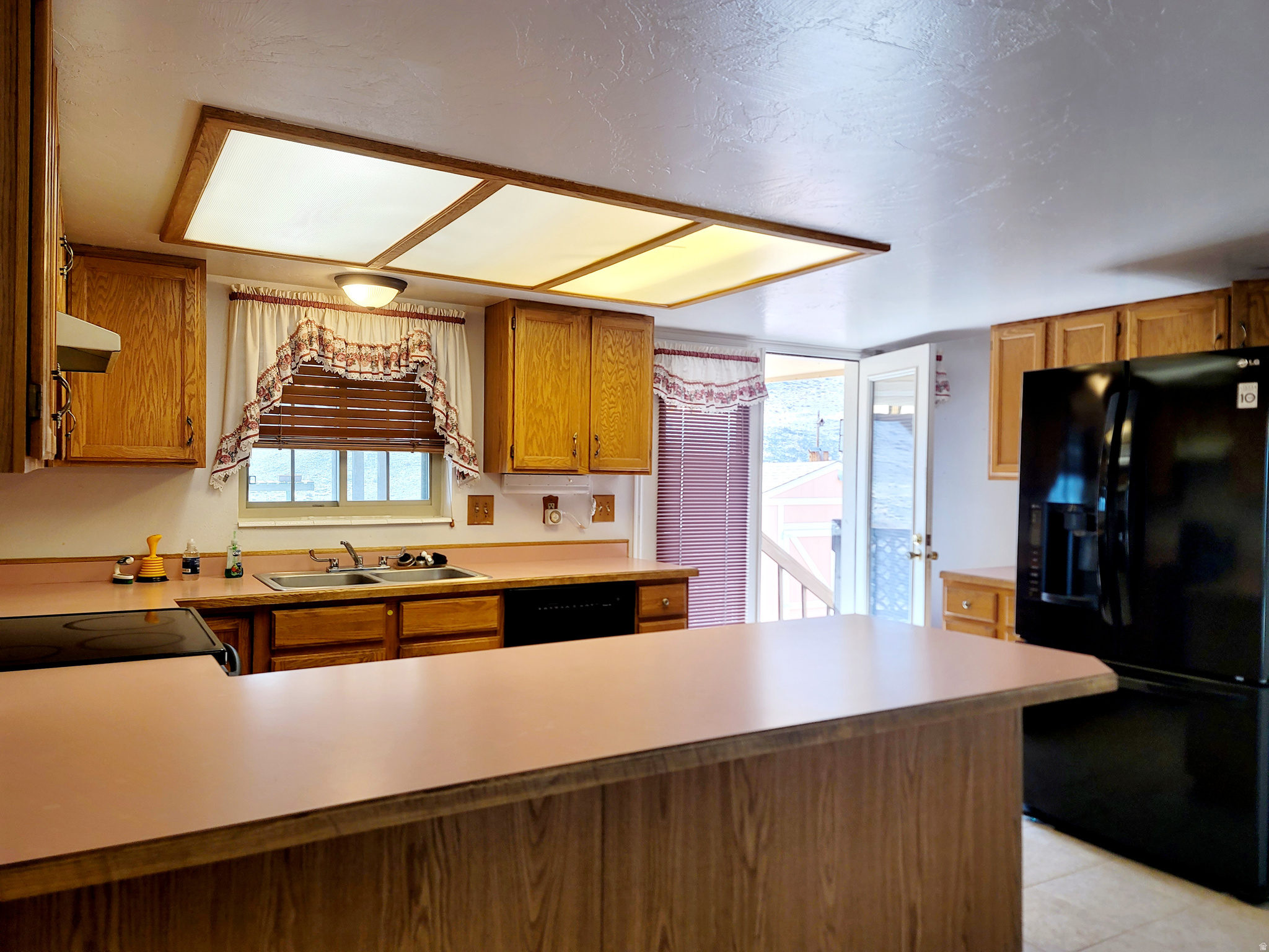 main property photo 27