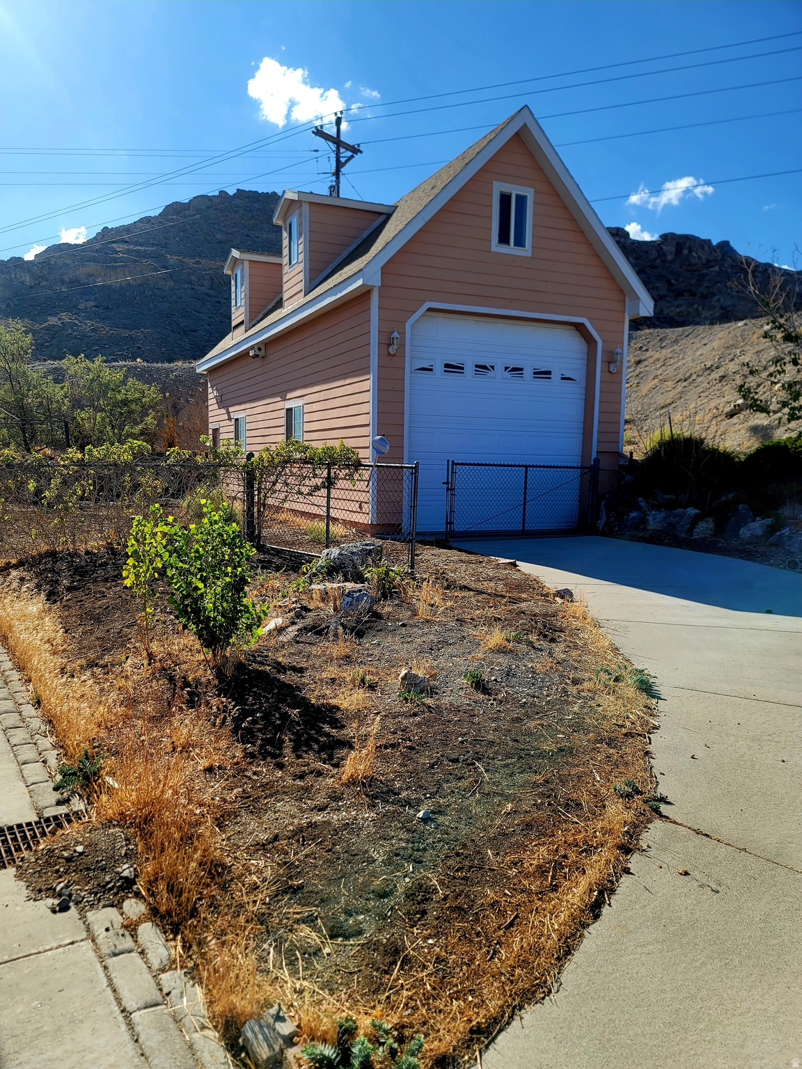 main property photo 78