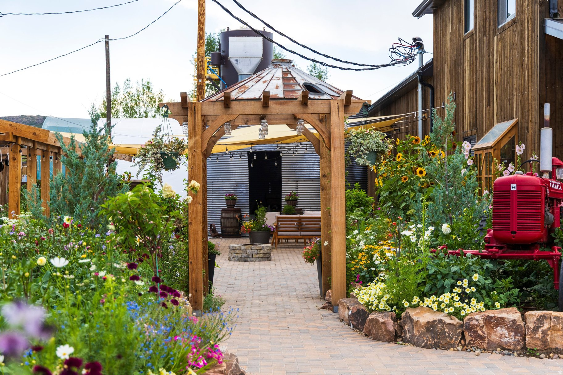 main property photo 30