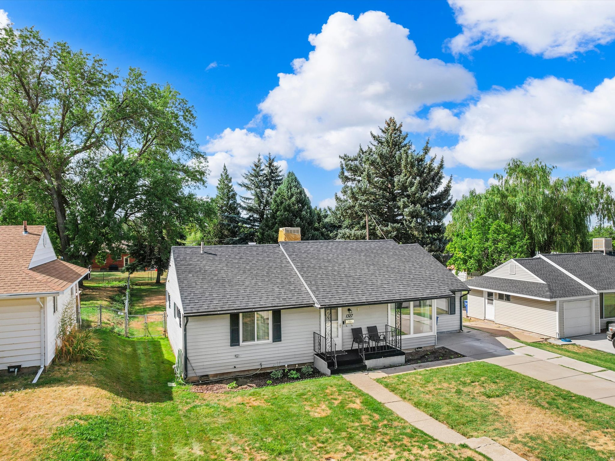 main property photo 23