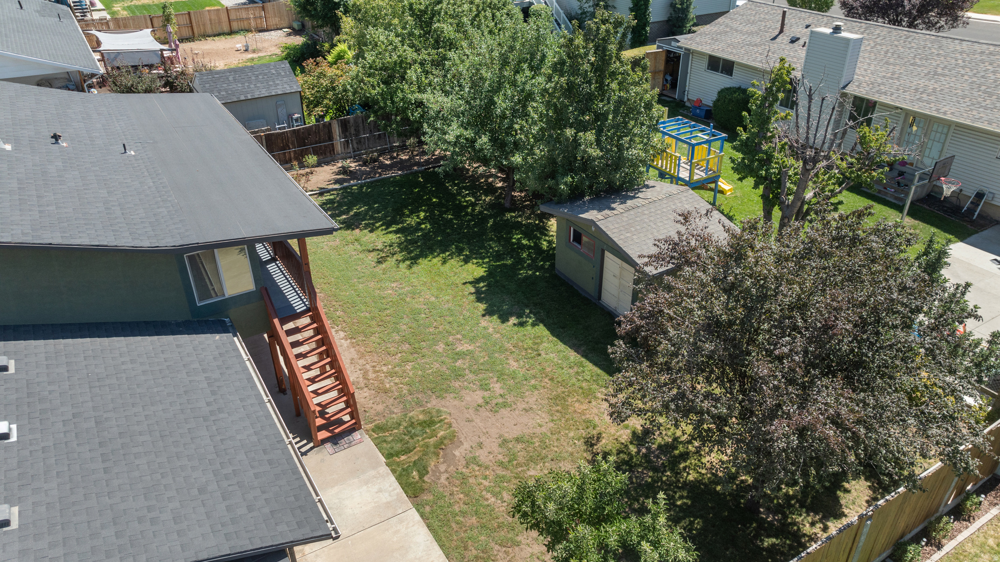 main property photo 25