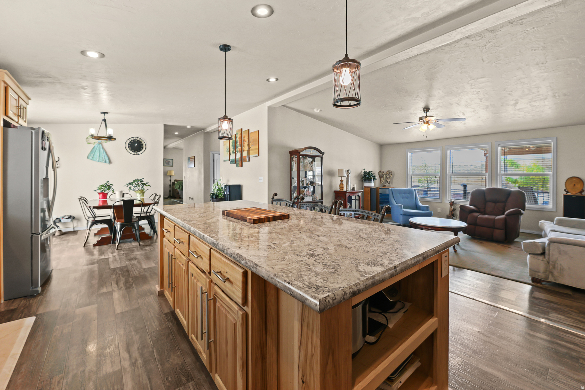 main property photo 13